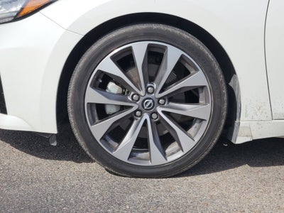 2023 Nissan Maxima Platinum