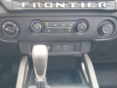 2025 Nissan Frontier SV