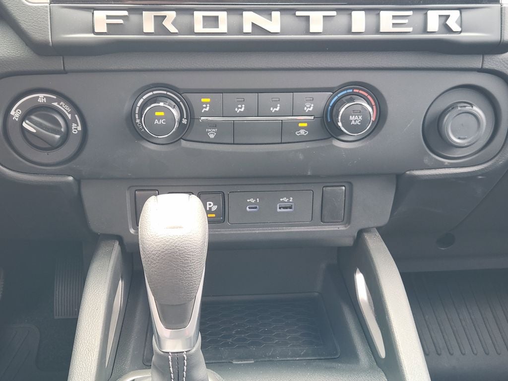 2025 Nissan Frontier SV