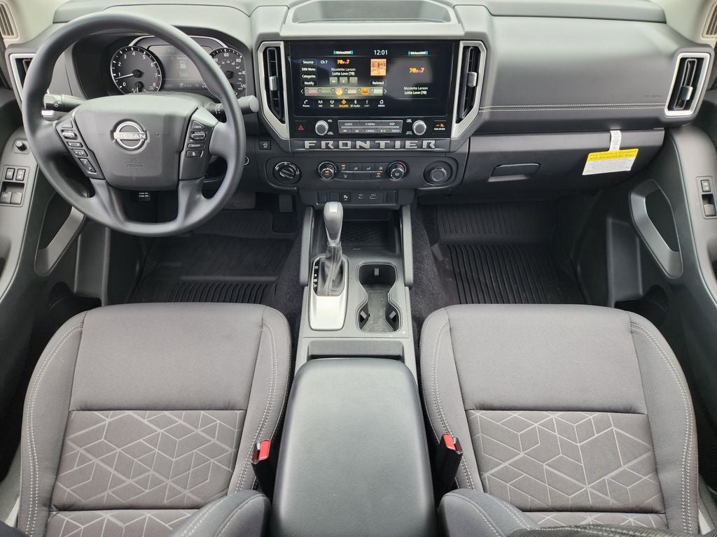 2025 Nissan Frontier SV
