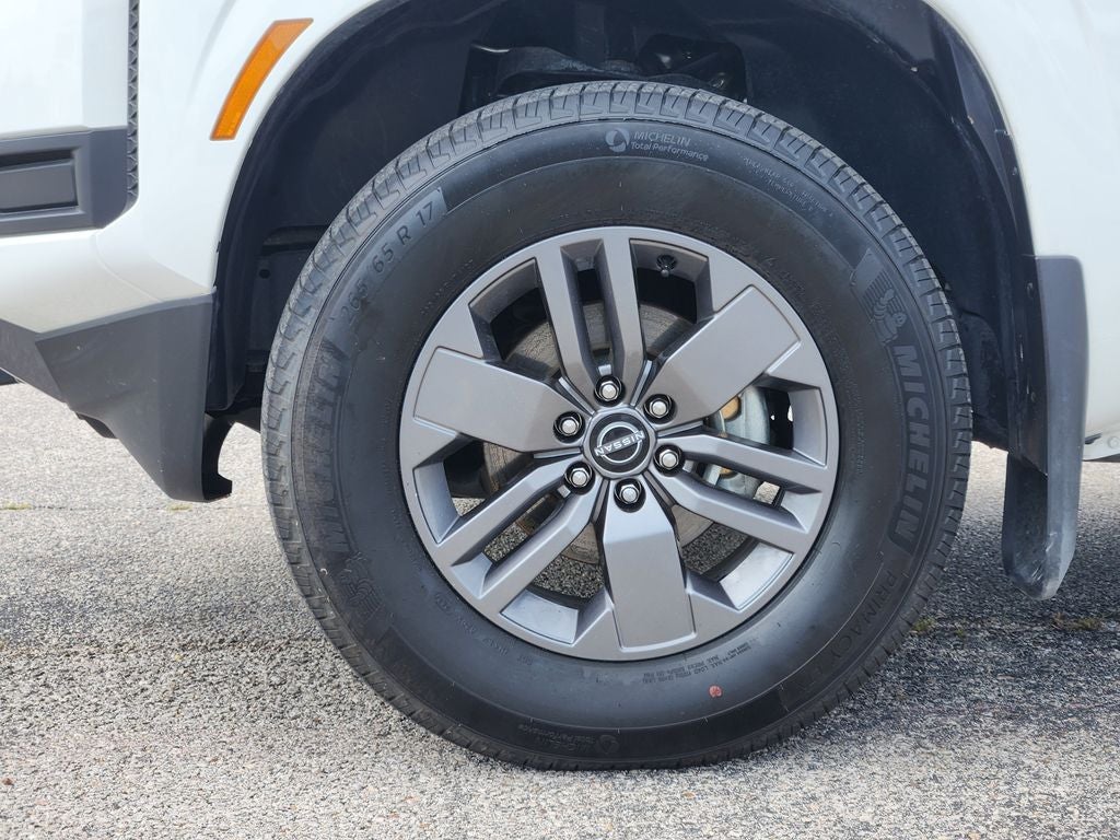 2025 Nissan Frontier SV