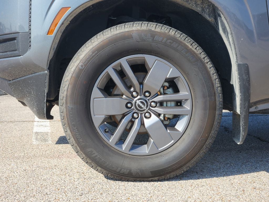 2025 Nissan Frontier SV