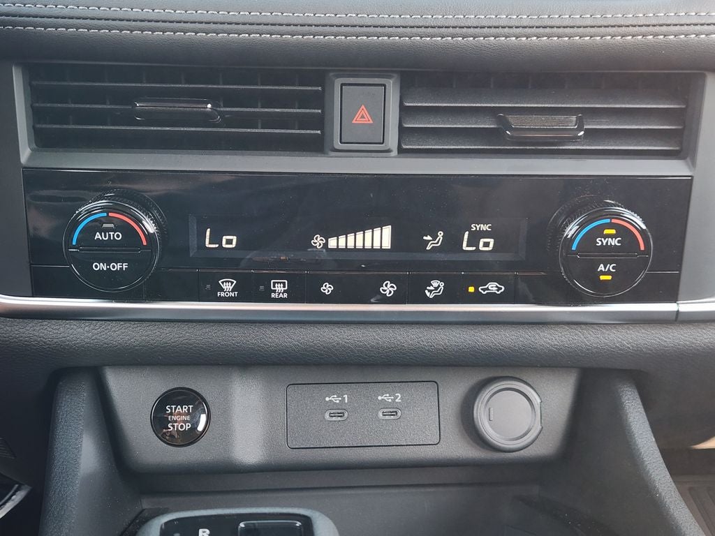 2026 Nissan Rogue SV