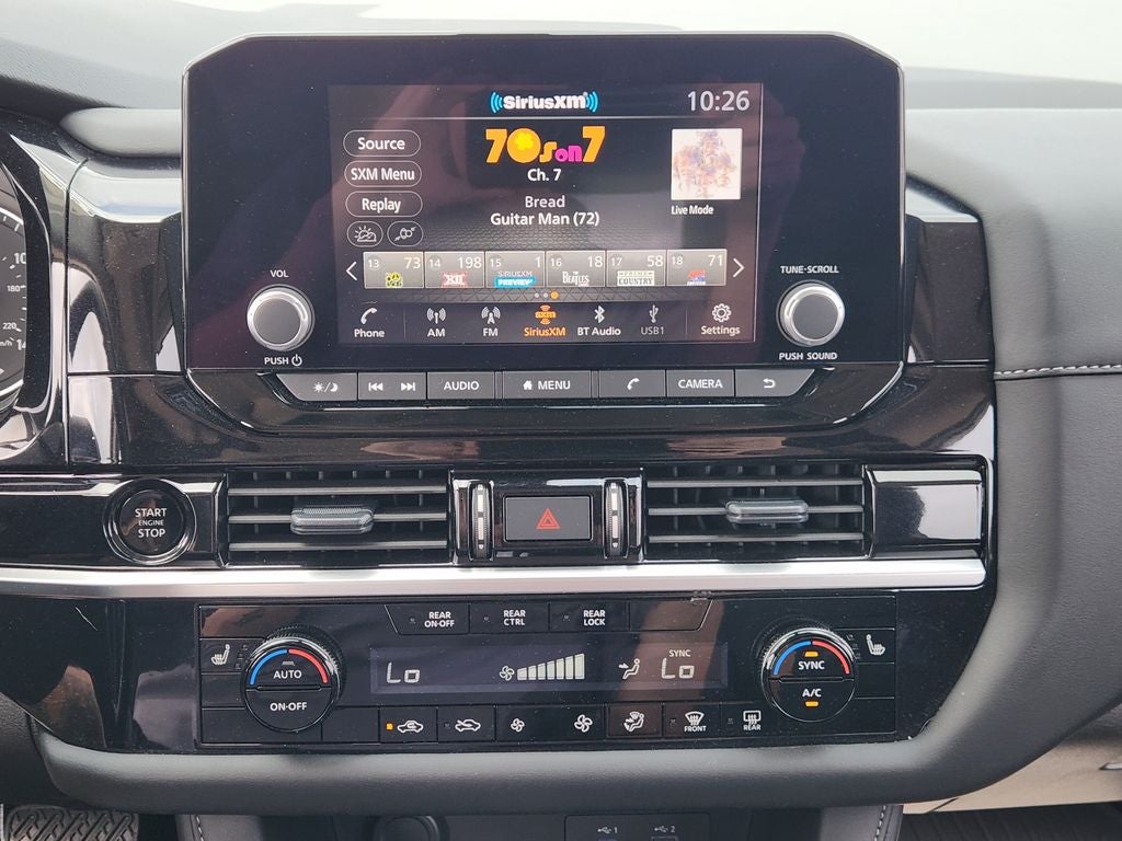 2025 Nissan Pathfinder SV