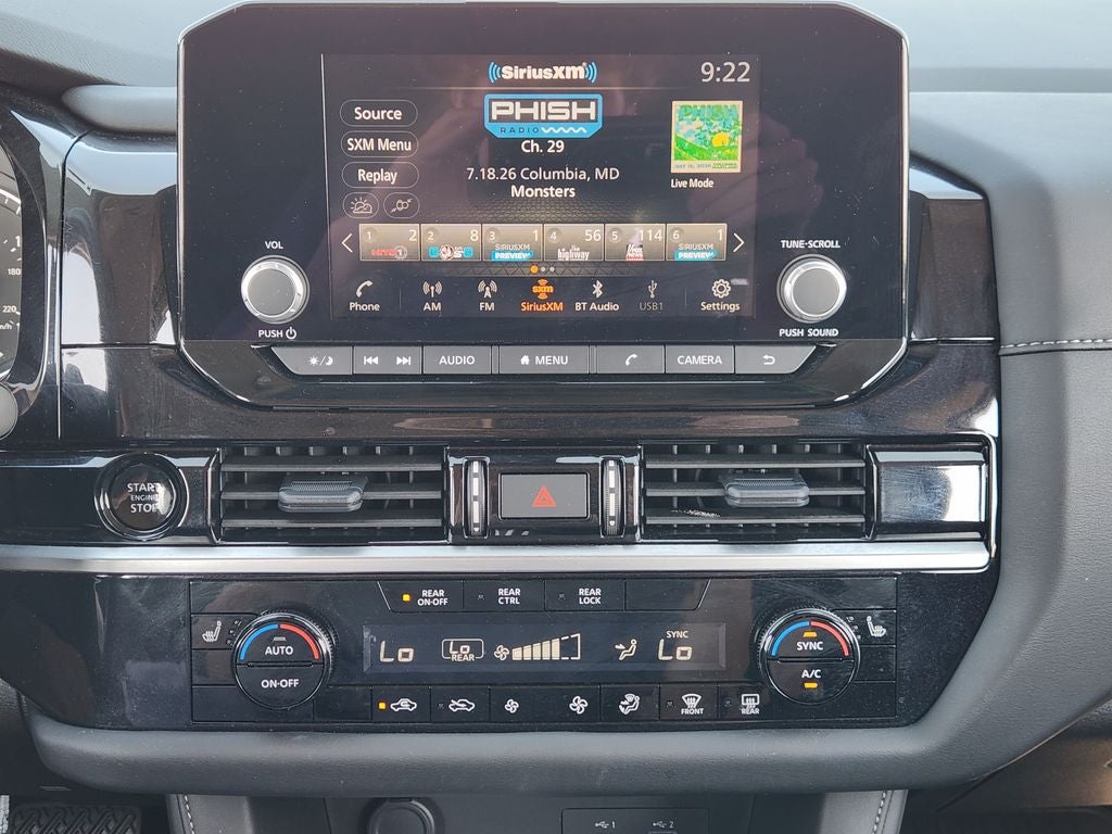 2025 Nissan Pathfinder SV