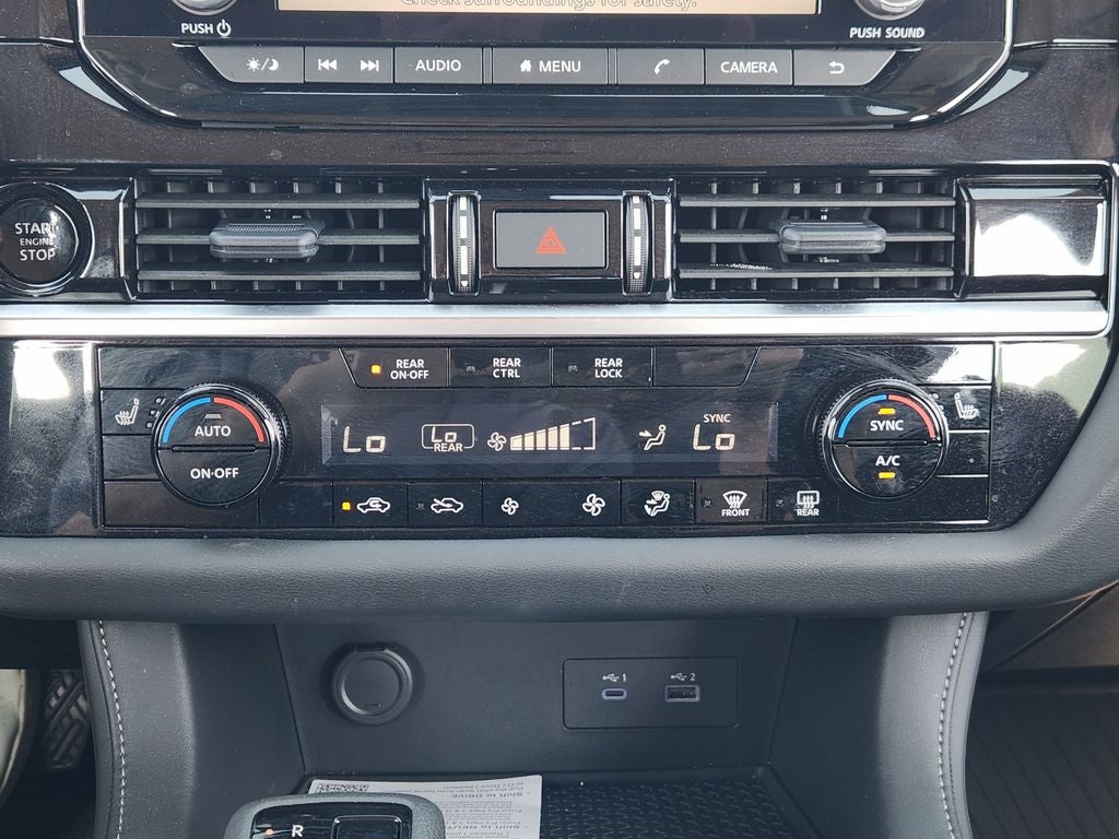2025 Nissan Pathfinder SV