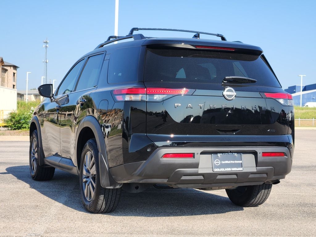 2025 Nissan Pathfinder SV