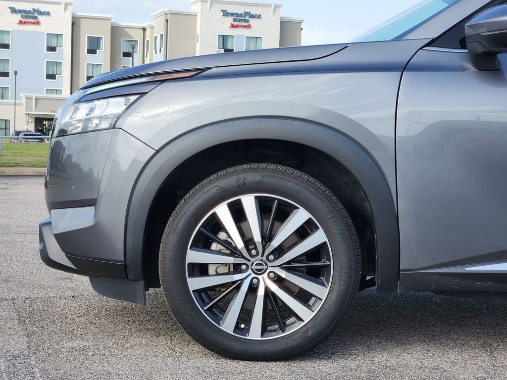2023 Nissan Pathfinder Platinum