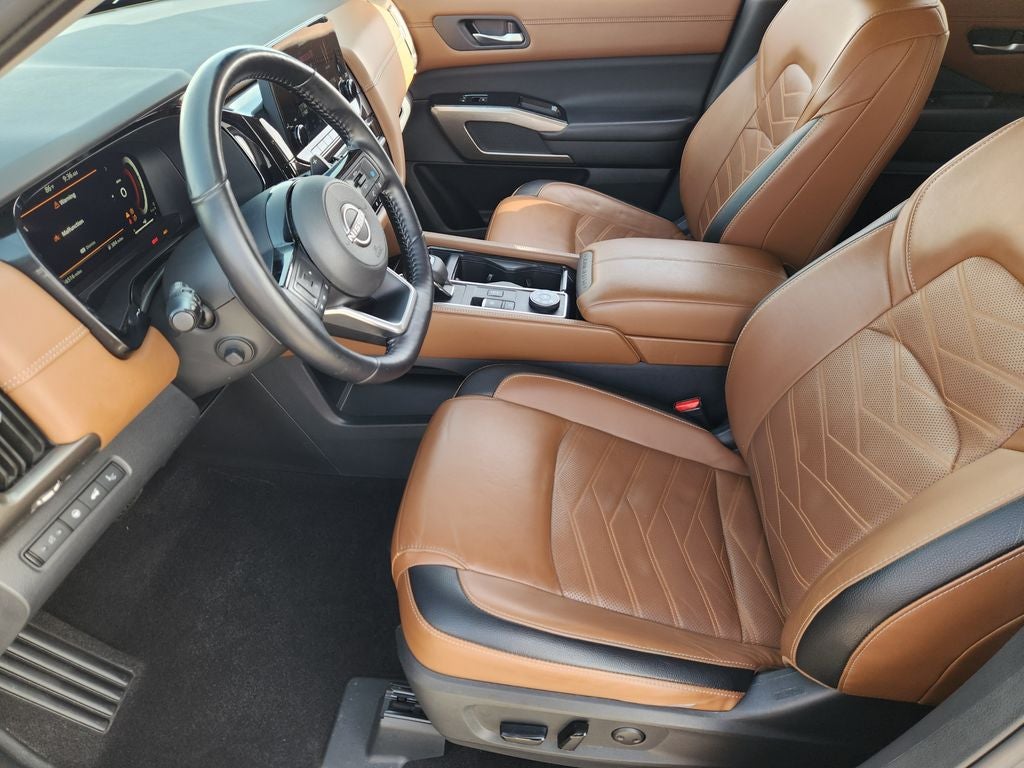 2023 Nissan Pathfinder Platinum