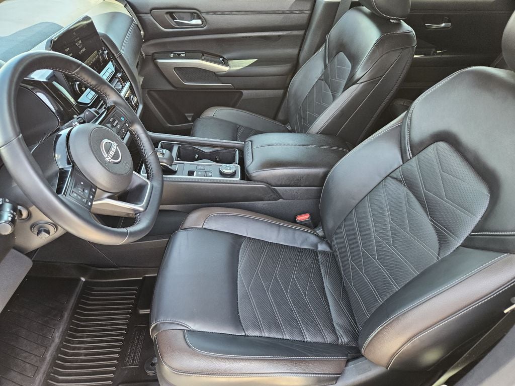 2024 Nissan Pathfinder Platinum